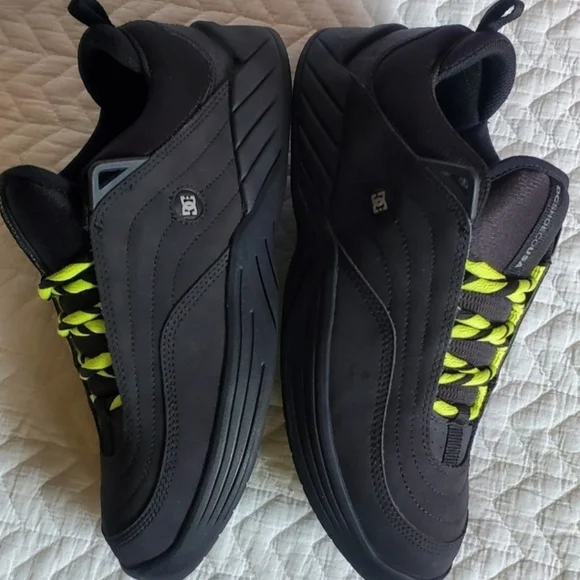 DC Williams Slims W/Lite Reflective Heel, Absolutely Like New Condition! Mens 10 - Picture 3 of 11